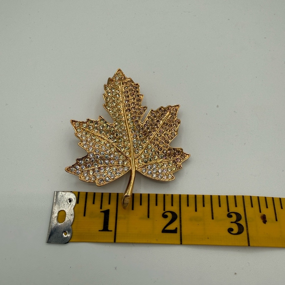 C537 Kenneth Jay Lane (Kjl) Crystal Maple Leaf Br… - image 6